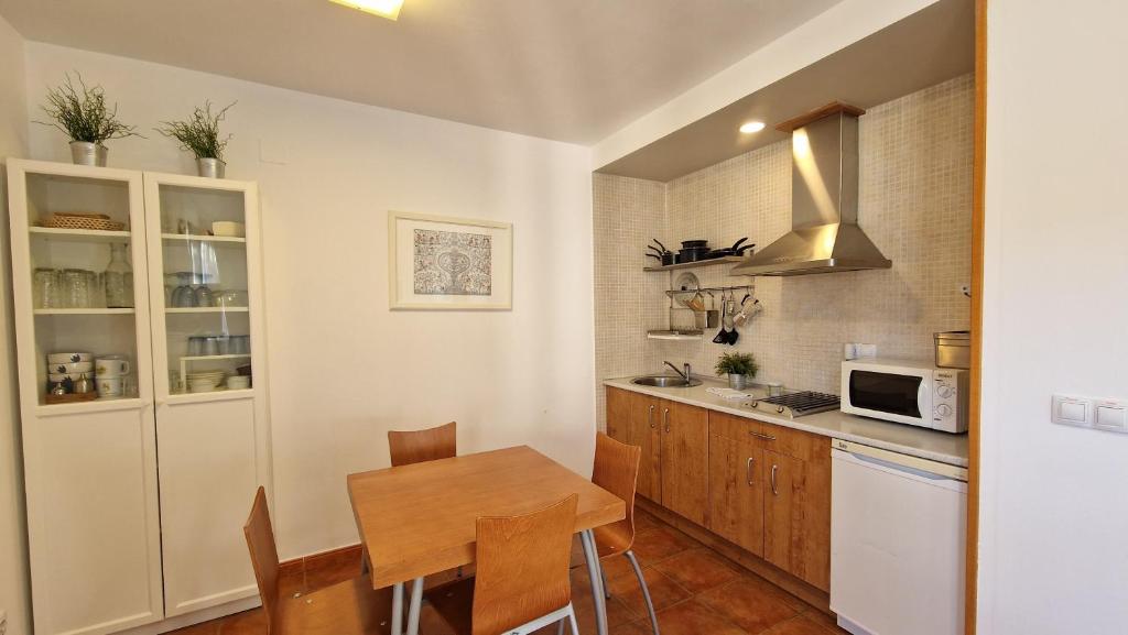 Kuchnia lub aneks kuchenny w obiekcie IMEDA Apartamentos MONTE GORBEA