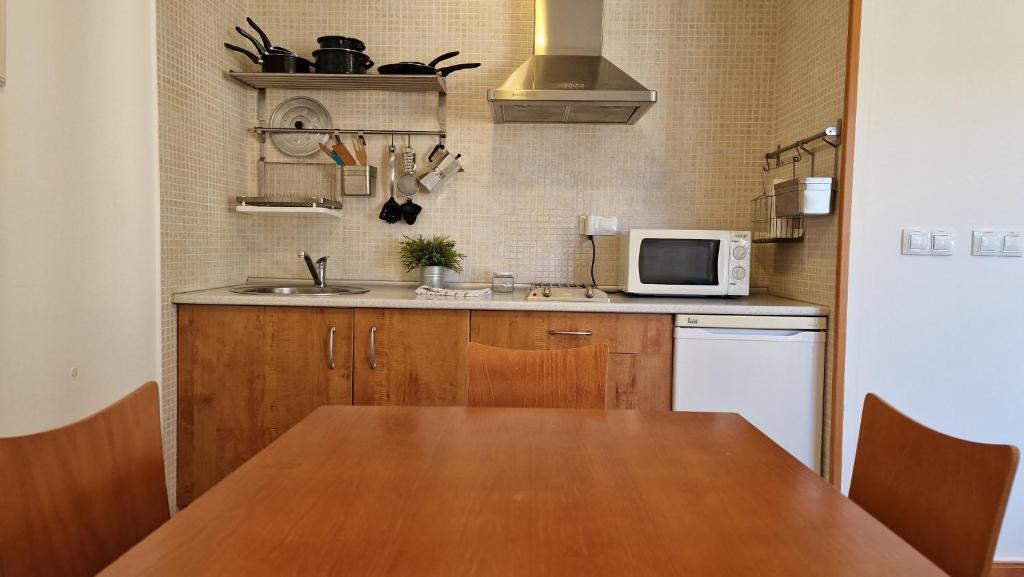 Kuchnia lub aneks kuchenny w obiekcie IMEDA Apartamentos MONTE GORBEA