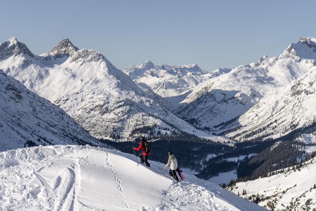 Hotel Burgwald - Ski In & Ski Out v zimě
