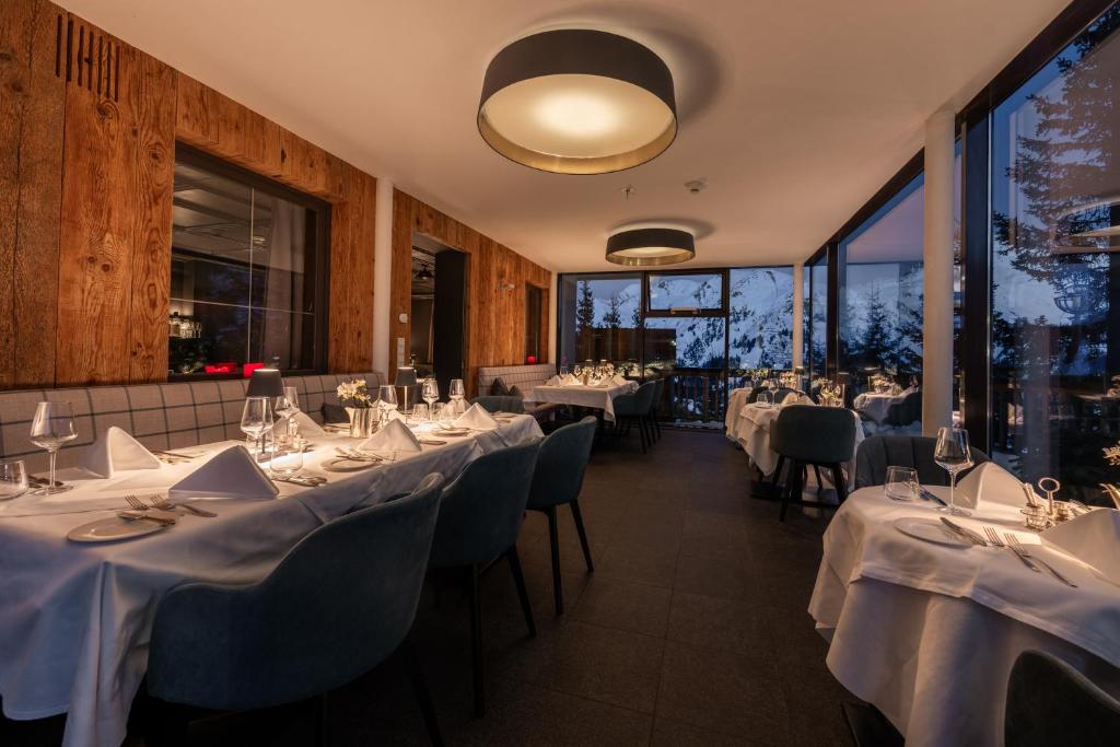 Restaurace v ubytování Hotel Burgwald - Ski In & Ski Out