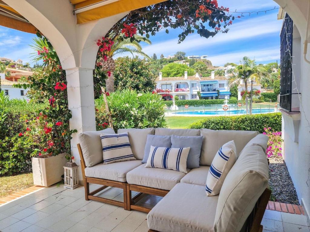 Modern Two bedroom apartment in Pueblo Cortes del Golf Benahavis