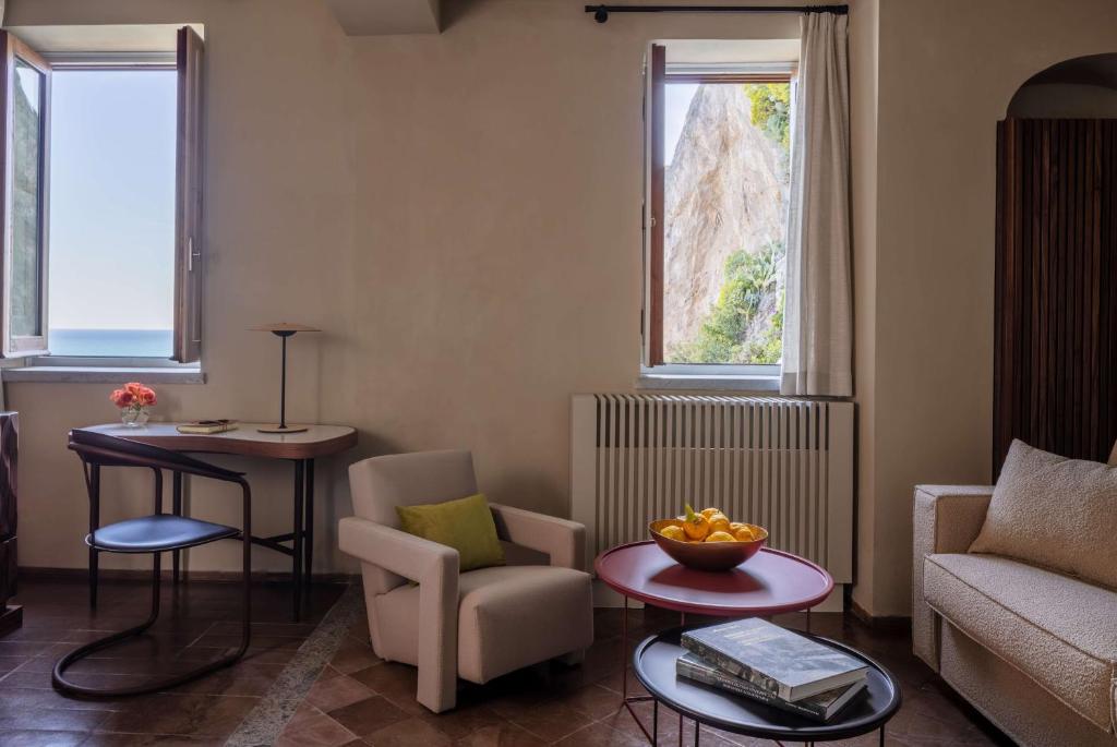 Гостиная зона в Anantara Convento di Amalfi Grand Hotel