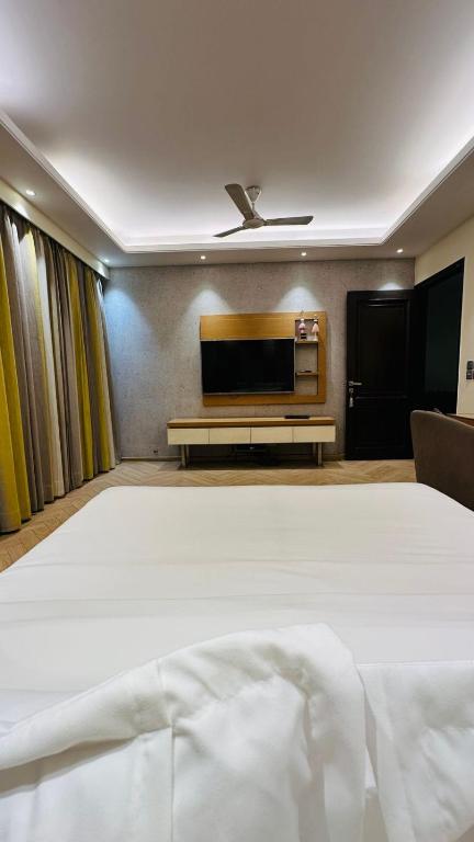 Postel nebo postele na pokoji v ubytování Luxury HomeStay Prime Location, South Delhi