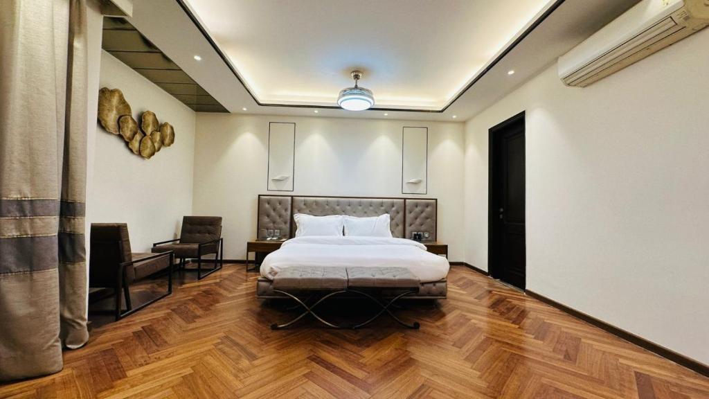 Postel nebo postele na pokoji v ubytování Luxury HomeStay Prime Location, South Delhi