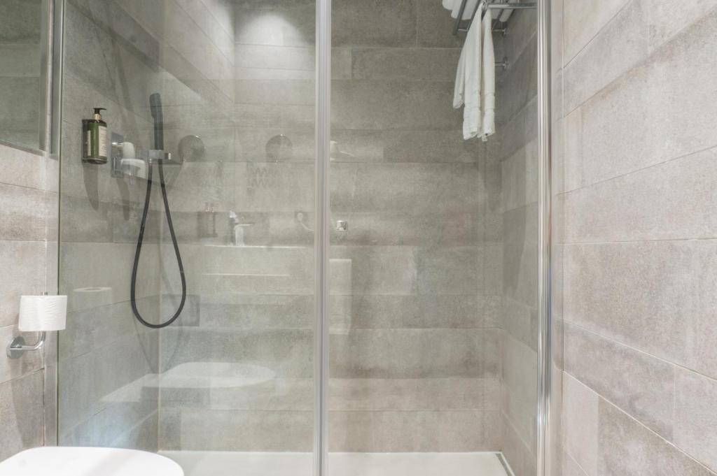 The Valentia Cabillers - Resim 3