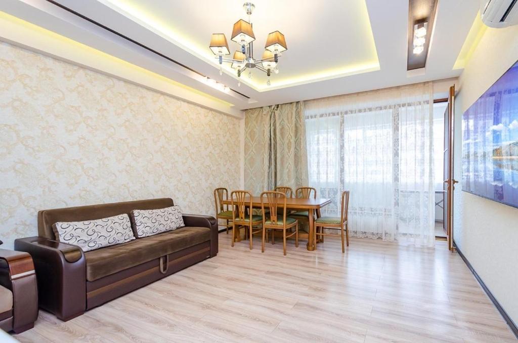 تصویر اتاق‌های S19 new building in the center with real photos - تصویر ۲