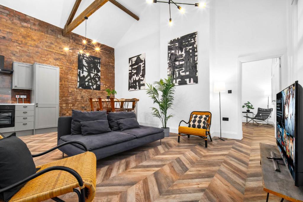 Et tv og/eller underholdning på Modern 2 Bedroom Apartment - Wolverhampton Centre - Gated Development 3CH