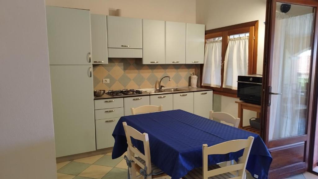 Kuchyňa alebo kuchynka v ubytovaní Casa Olivo Le ginestre