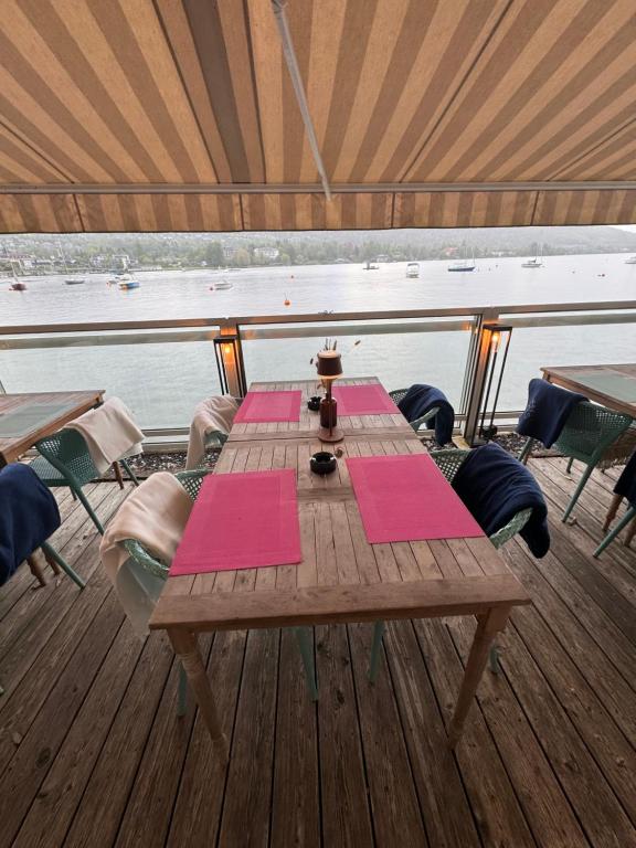 Restaurace v ubytování Strandhaus am Wörthersee