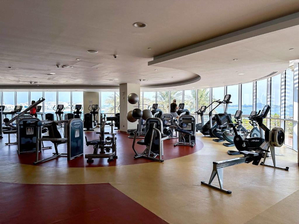 Gimnasio o equipo deportivo en Luxury 1BR Suite with Direct Burj Al Arab View