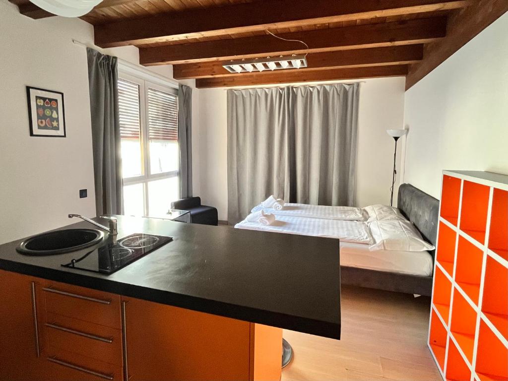 GuestHouse University by LR - self check in - Resim 20