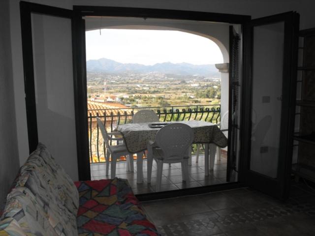 A general mountain view or a mountain view taken from az apartmanhoteleket