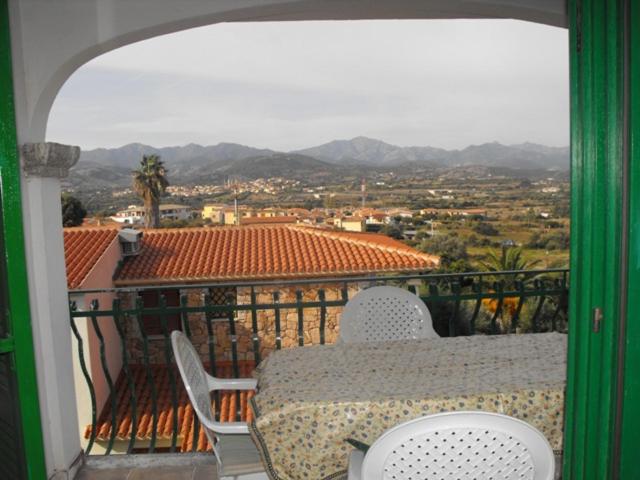 A general mountain view or a mountain view taken from az apartmanhoteleket