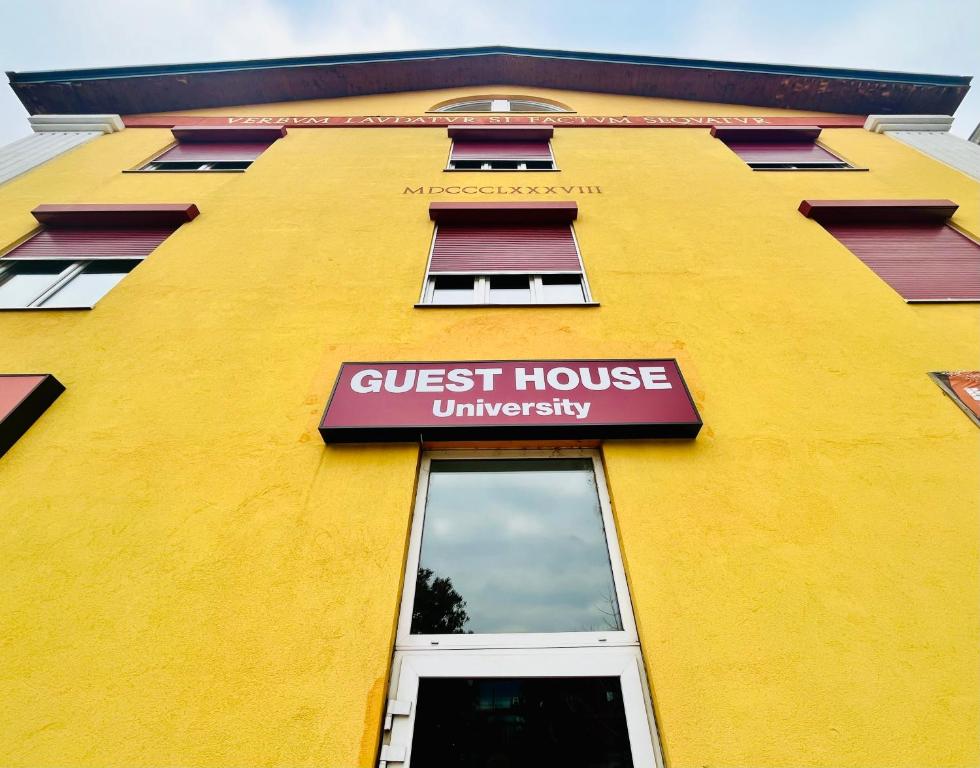 Budova, kde se aparthotel nachází