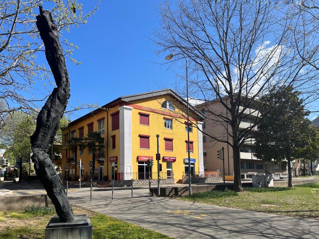 GuestHouse University by LR - self check in - Resim 9