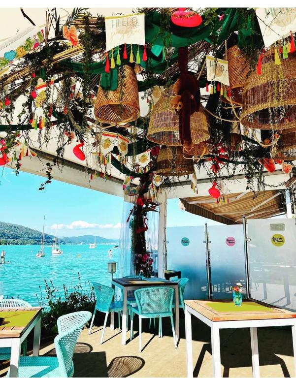 Restaurace v ubytování Strandhaus am Wörthersee
