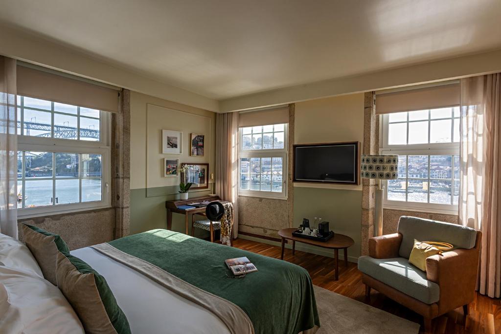 
Double or Twin Vintage Grand with View
