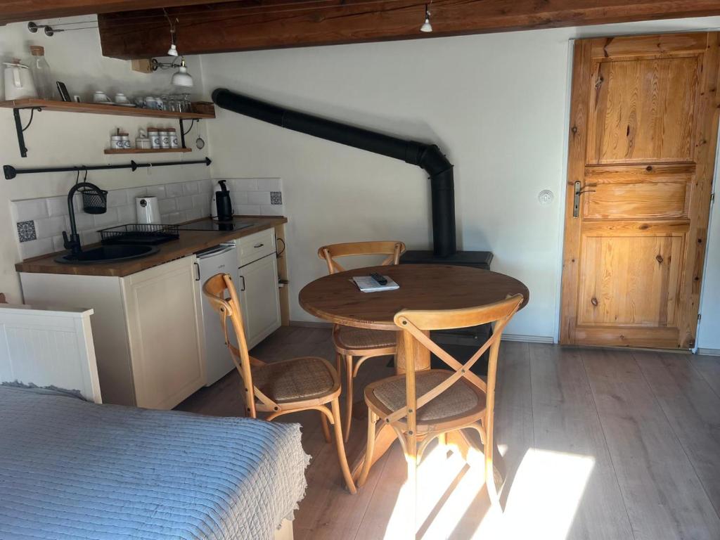 Kuchyň nebo kuchyňský kout v ubytování Apartmán Beskydy Trafika Rožnov pod Radhoštěm