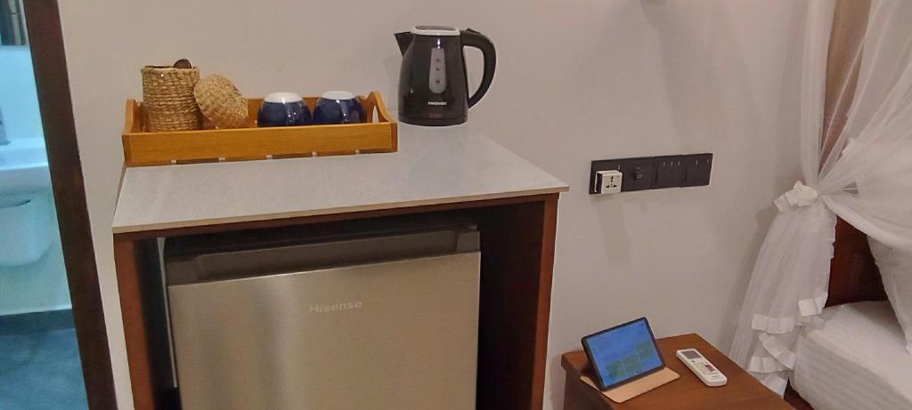 Kuchyň nebo kuchyňský kout v ubytování LaRoy FutureStay - Smart Hotel Mirissa