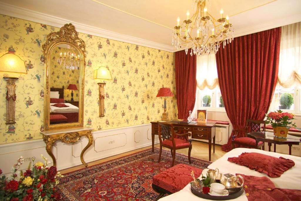 Postel nebo postele na pokoji v ubytování Hotel Goldener Anker