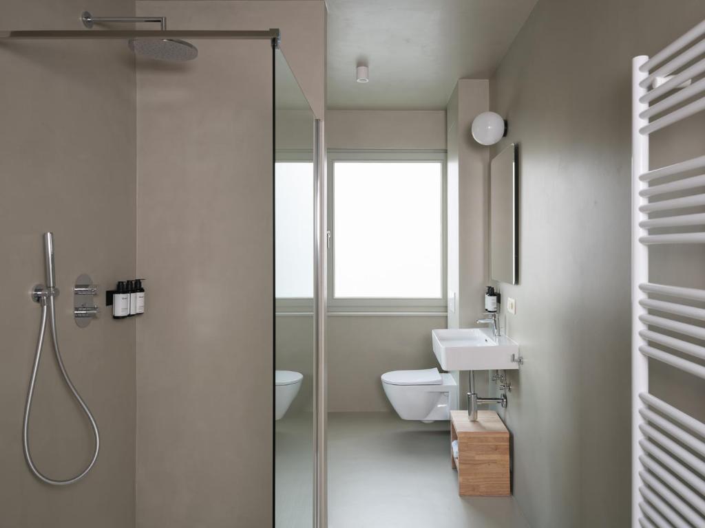 Koupelna v ubytování Lits de Lo - Boutique Rooms