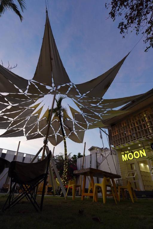 Fotografie z fotogalerie ubytování To The Moon Guesthouse v destinaci Chiang Mai