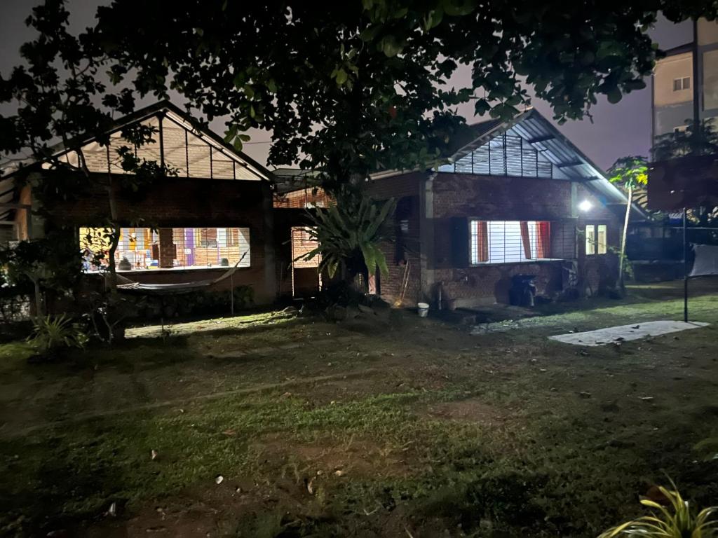 Zahrada ubytování Tanty’s Hostel
