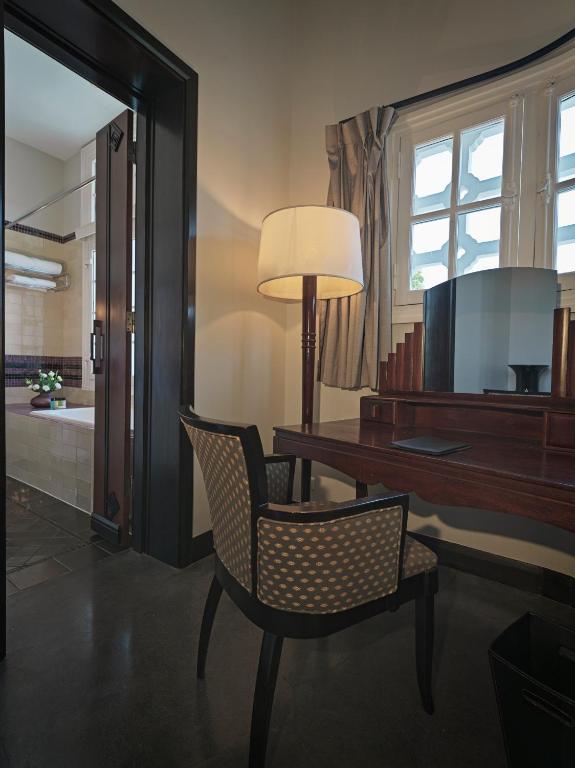 Colonial Junior Suite