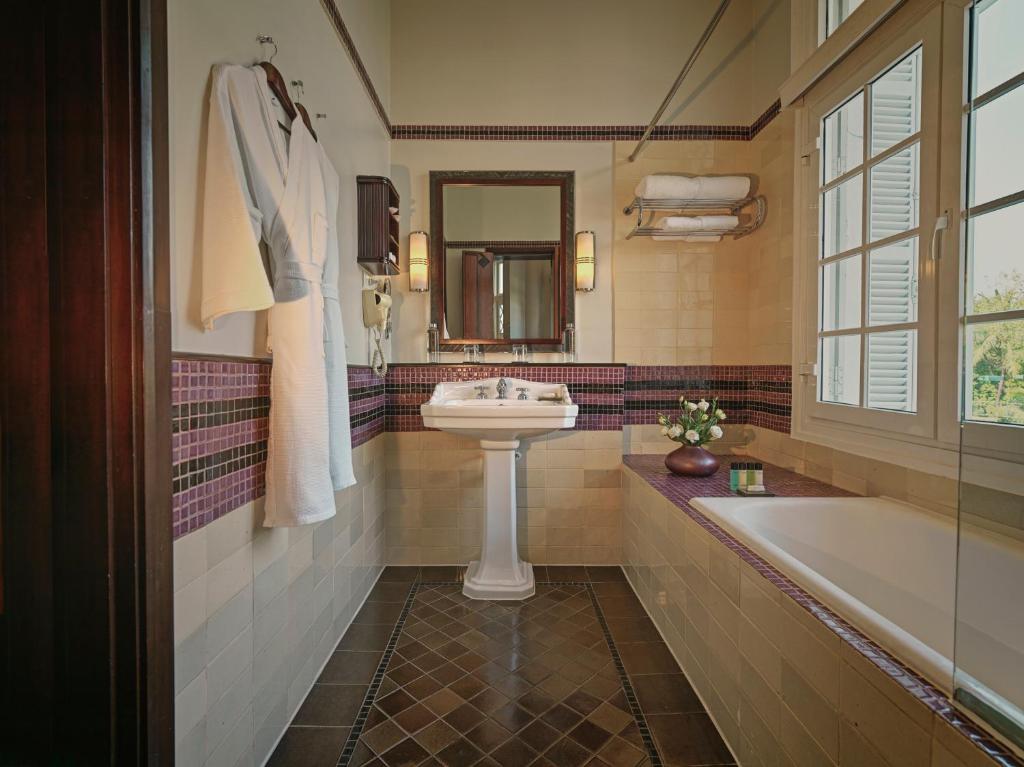 Colonial Junior Suite