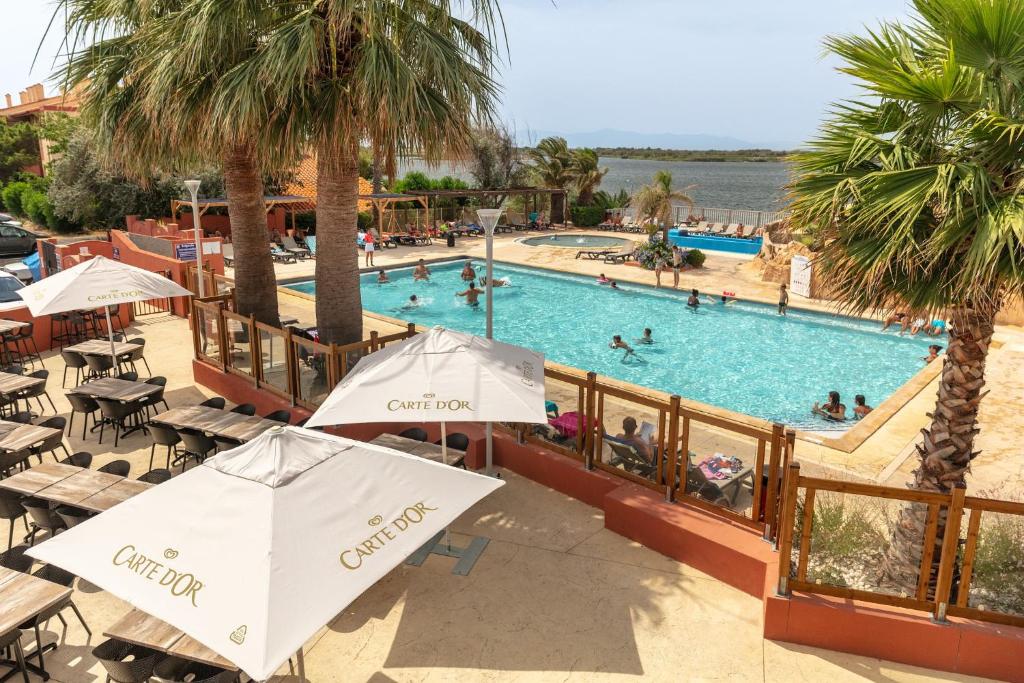 Bazén v ubytování Camping La Presqu'Île du Barcarès nebo v jeho okolí