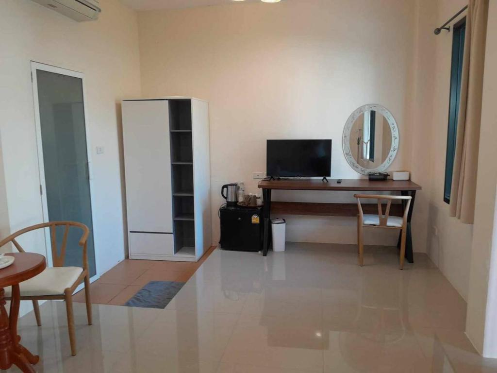 
King Room with Mountain View
