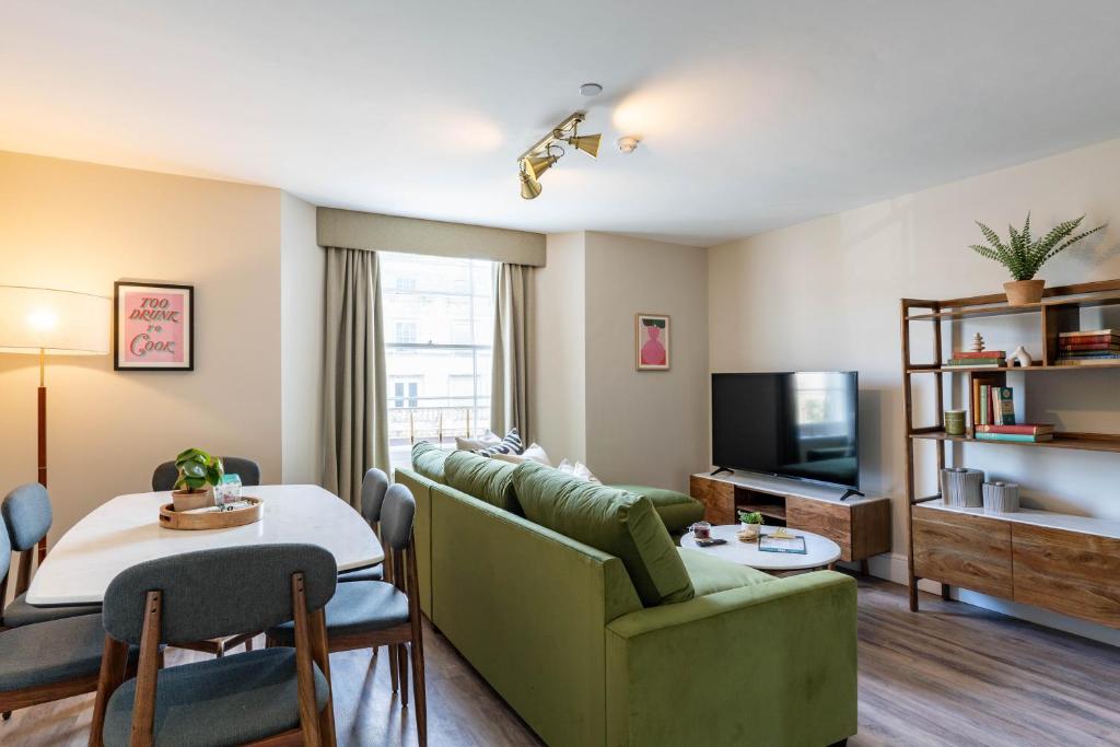 TV a/nebo společenská místnost v ubytování Wellington Place I Your Apartment