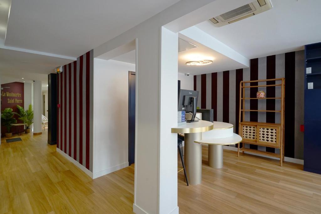 Hôtel Le Montmartre Saint Pierre - Resim 15