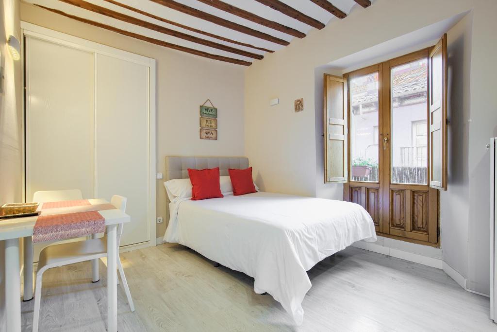 Apartamentos RyC - Studio