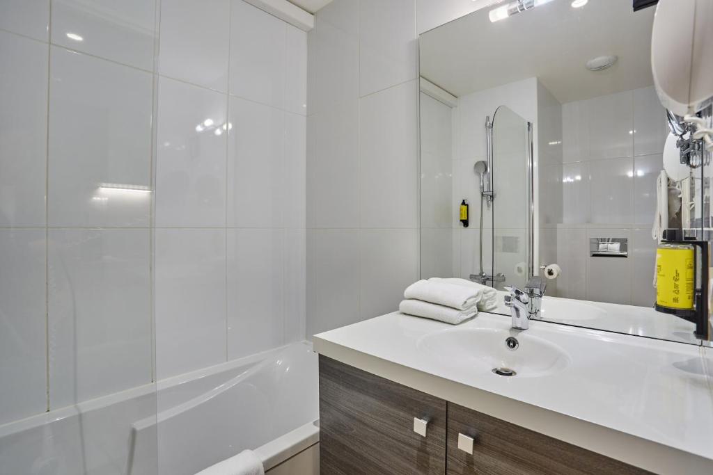 Appart Hotel Odalys City Paris Montmartre - Resim 15