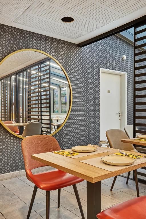 Appart Hotel Odalys City Paris Montmartre - Resim 18