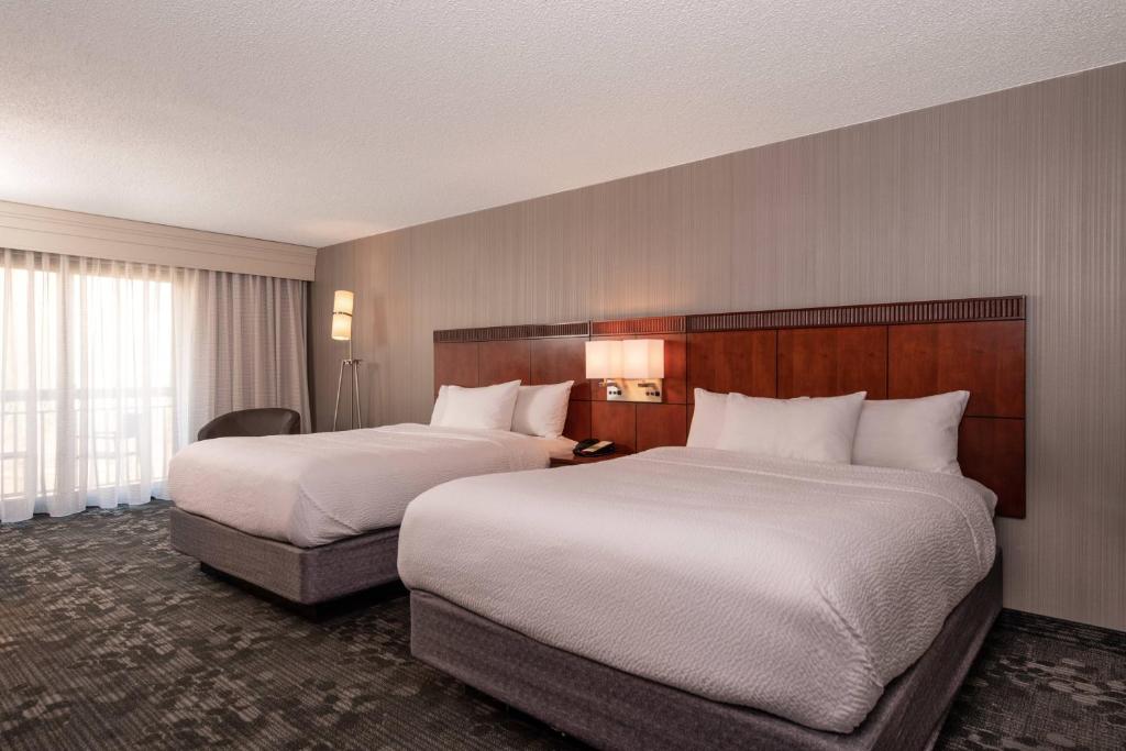 Postel nebo postele na pokoji v ubytování Courtyard by Marriott Newark-University of Delaware