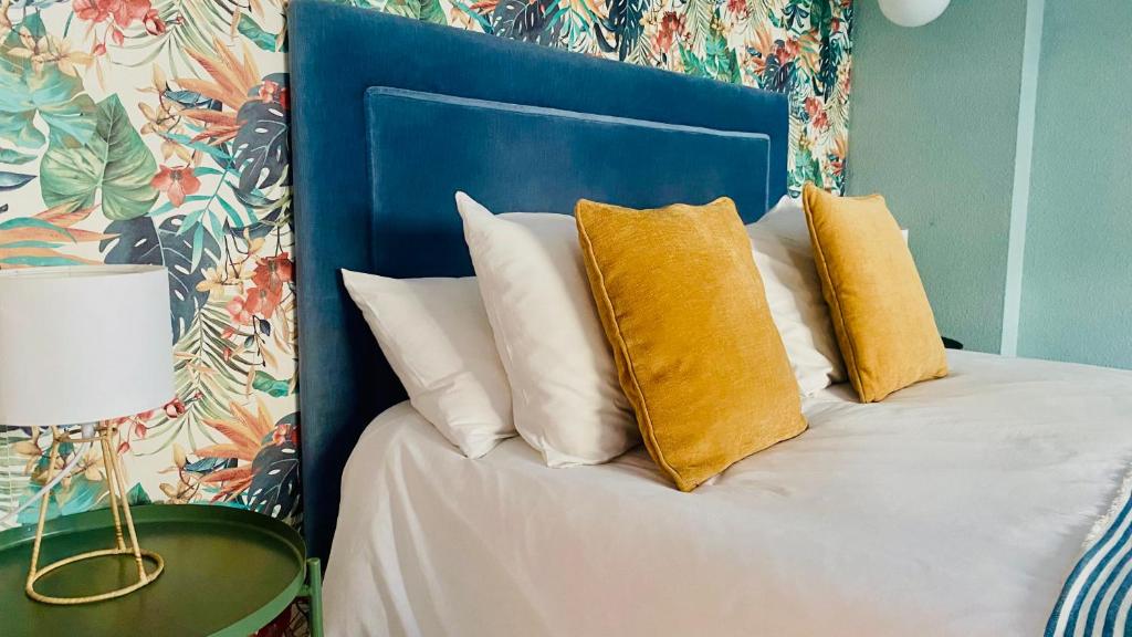 Posteľ alebo postele v izbe v ubytovaní Loft Playa Suite Málaga