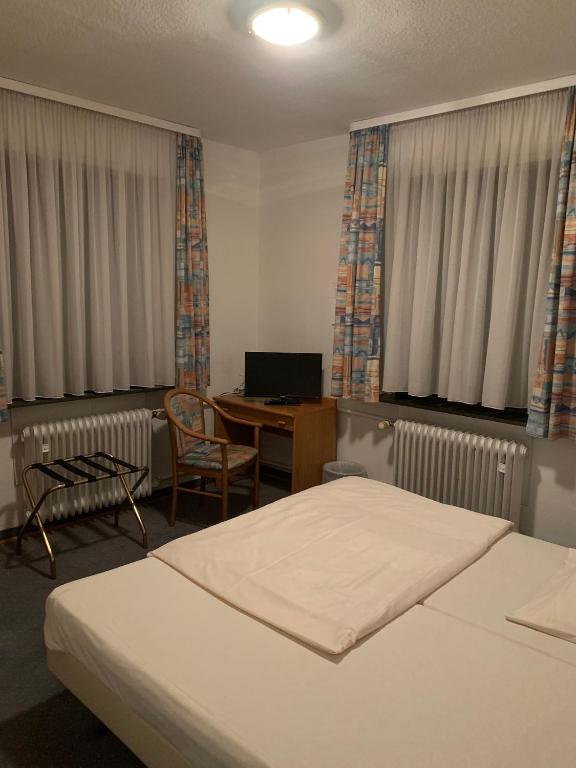 Waldhotel Hensel's Felsenkeller - Resim 3