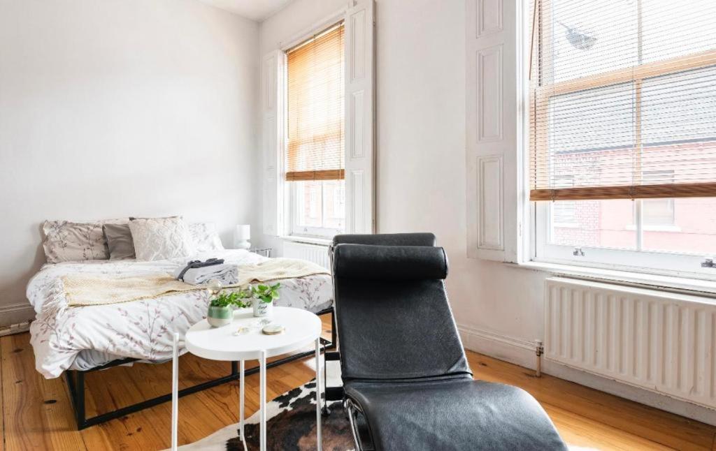 Postel nebo postele na pokoji v ubytování Serres’ Home
