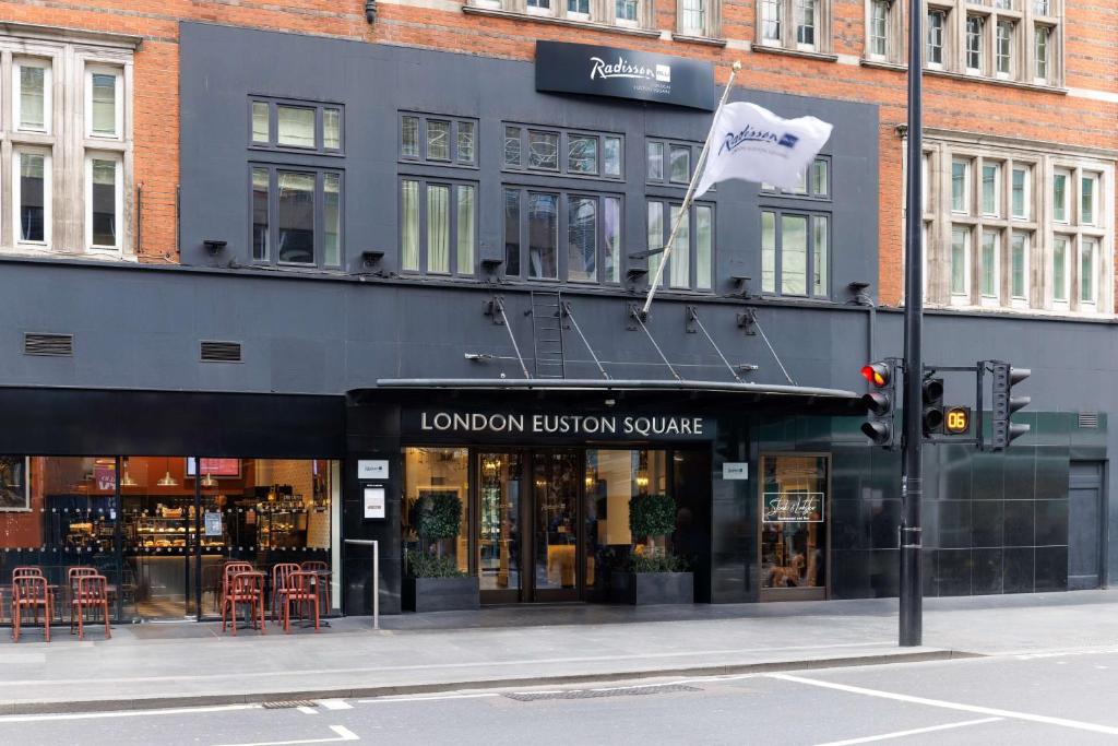 Radisson Blu Hotel, London Euston Square - Resim 2