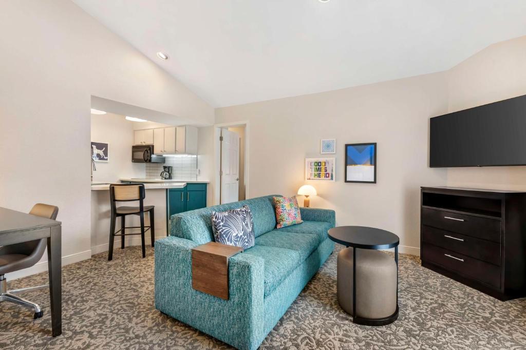 Sonesta ES Suites Dulles Airport photo