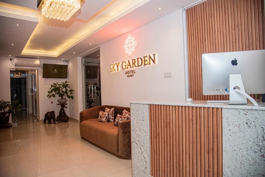 TV a/nebo společenská místnost v ubytování Sky Garden Hotel - KANDY