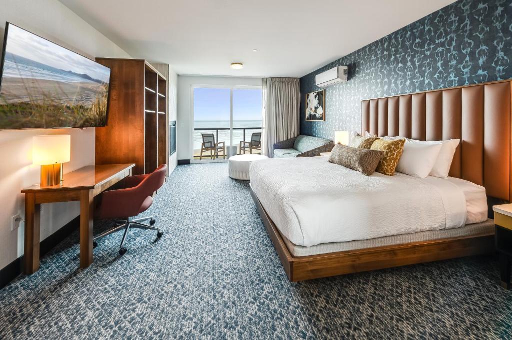 The Whaler - Newport - 