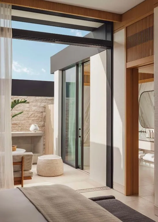 One-Bedroom Suite Queen with private pool