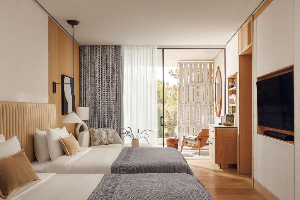 
Aesthesis Room Queen
