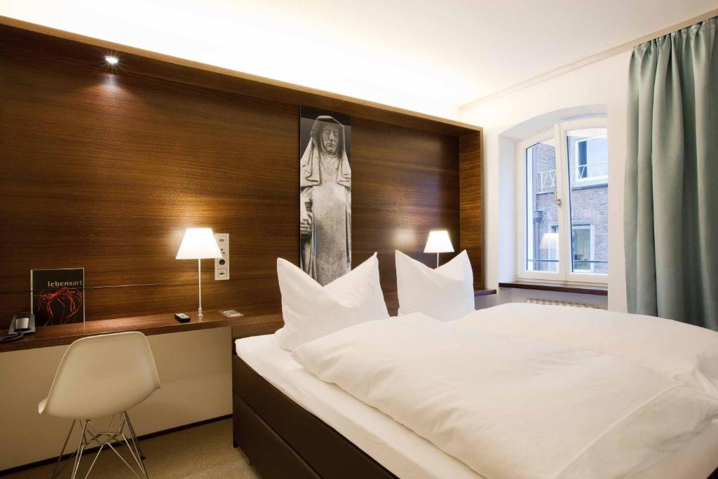 Stern am Rathaus - Resim 15