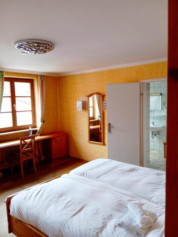 Eichen Schlössl - Resim 12