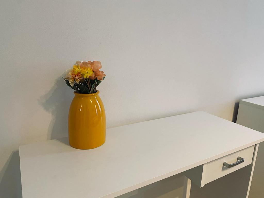 Fotografie z fotogalerie ubytování Moderní apartmán vedle divadla - Netflix, Wi-Fi zdarma v destinaci Pardubice