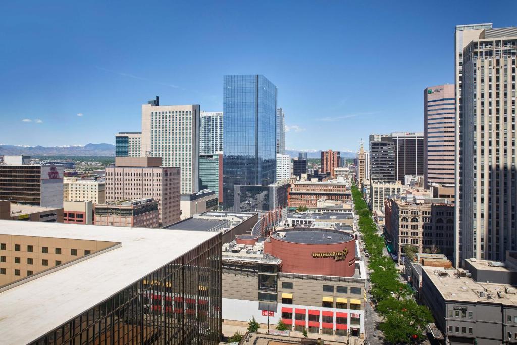 Sheraton Denver Downtown Hotel photo
